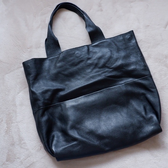 SOLD- COS Large Grained Leather Bag - Picture 5 of 11